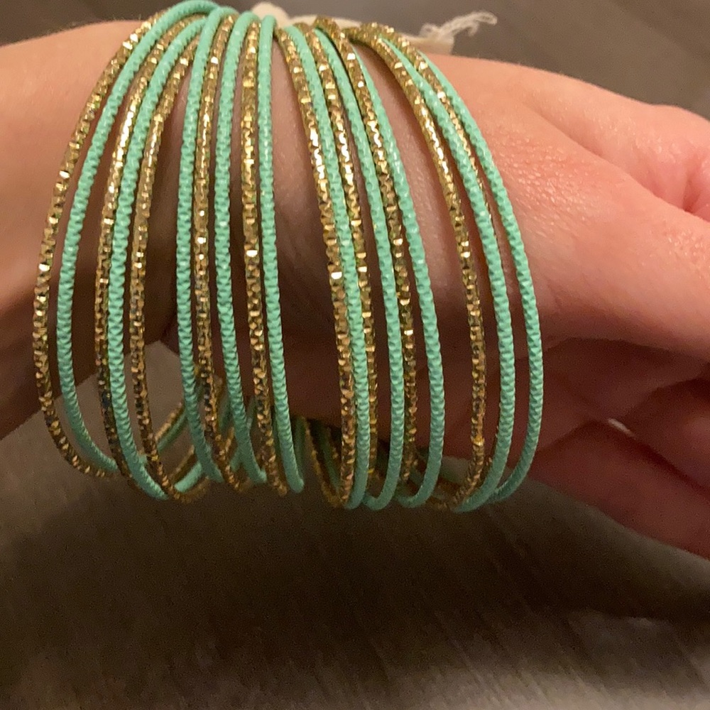 Bracelets - Picture 2 of 4